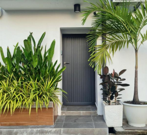 [New] Backlane Elegance 5pax Near Jonker 800m